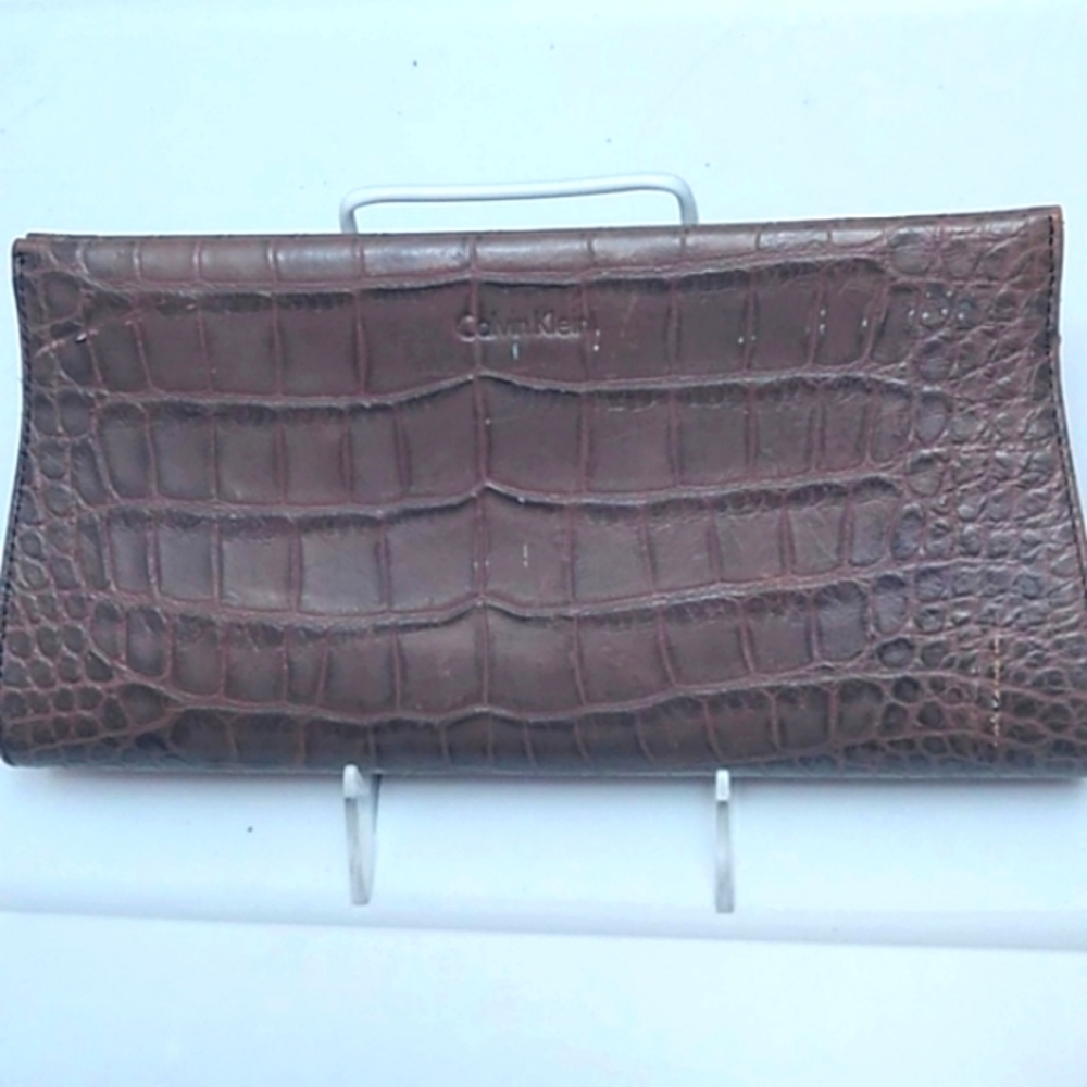 🎉HP🎉Calvin Klein Crocodile Clutch, Gray